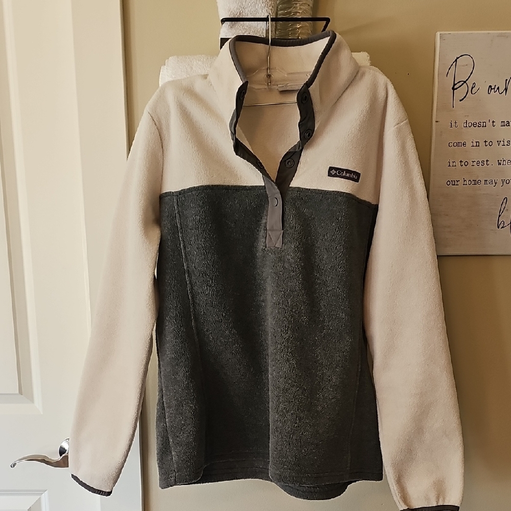 Columbia Grey and Cream Fleece Pullover